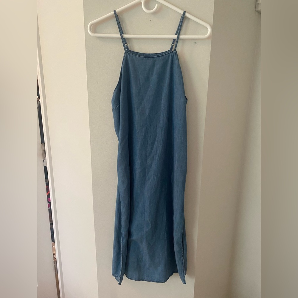 Jean dress with high-rise side slits